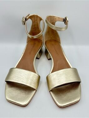 Bernardo Jalena Champagne Gold Sandal Womens 6.5M Low Block Heel Ankle Strap